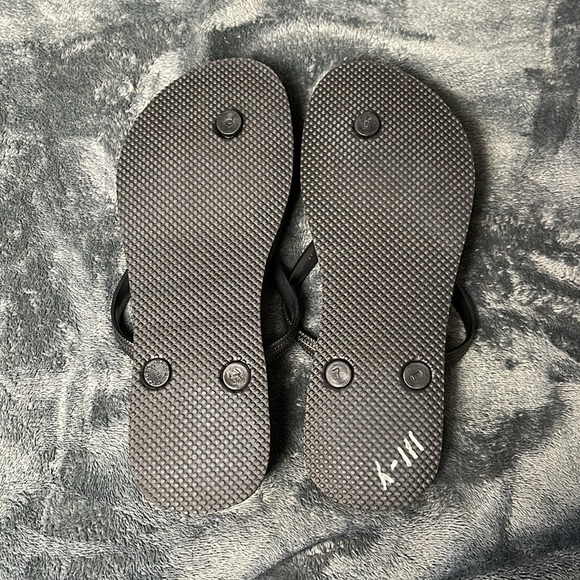 🆕 OLD NAVY Flip-Flop Bundle ~ 7 - Picture 3 of 10